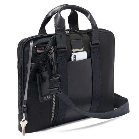 leather,luggage,briefcase,bag,purse,case,fashion,business,accessory,portfolio,modern,shopping,strap,zip up,classic,elegant,laptop bag,satchel